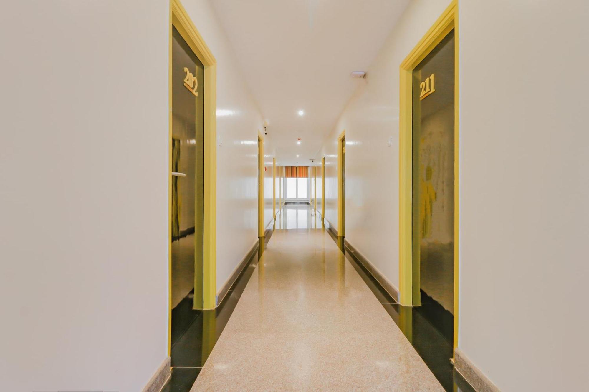 Capital O Royal Keys Near Brookfield Mall, Aecs Layout Bangalore Exterior photo