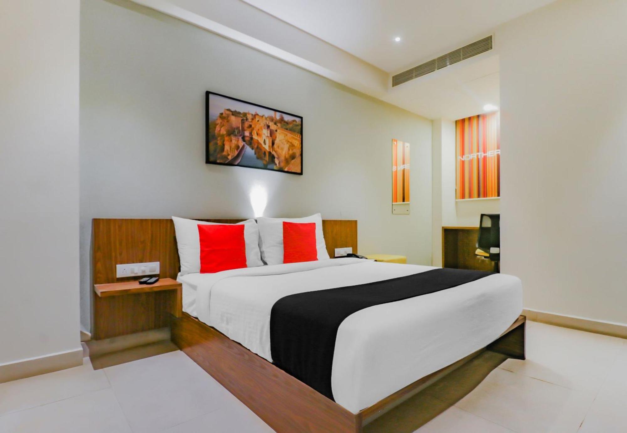 Capital O Royal Keys Near Brookfield Mall, Aecs Layout Bangalore Exterior photo