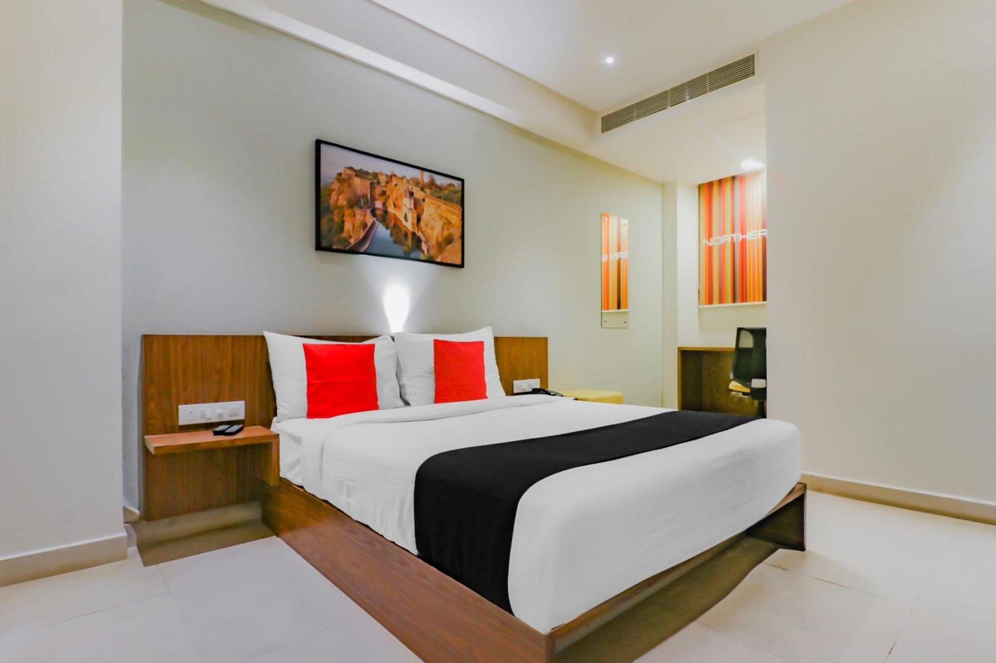 Capital O Royal Keys Near Brookfield Mall, Aecs Layout Bangalore Exterior photo
